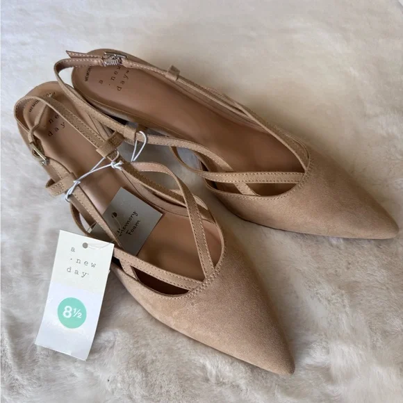 A New Day Women's Beige Strappy Heels Size 8 1/2 - Picture 1 of 6